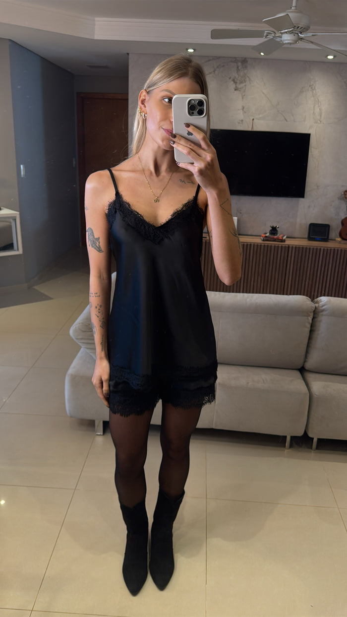 Blusa Acetinada Etiópia Preta